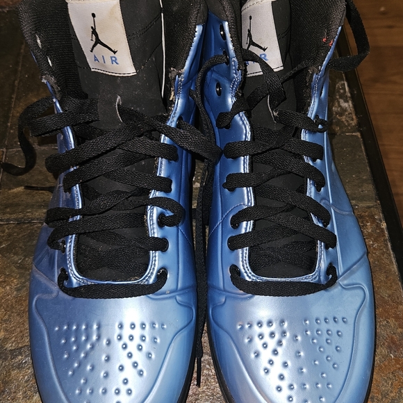 Men's Blue Basketball Shoes - Picture 1 of 8